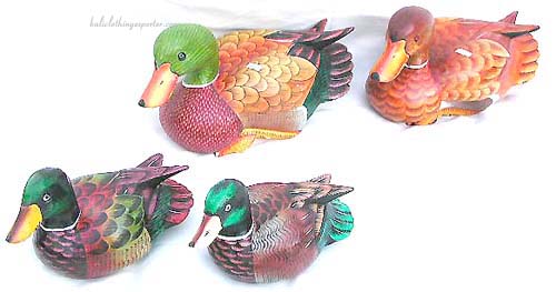 Lake cottage decor, home furnishing, duck lovers, painted carvings, animals, bird figurine
